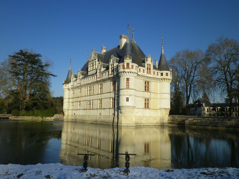 waterfront, reflection, cold temperature, Castle, loire, built structure, plant, lake, châteaux de la loire, day, building, tree, rideau, azay, castle of azay le rideau