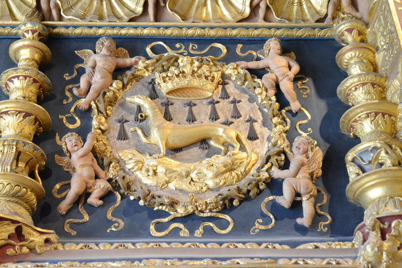 château de blois, place of worship, 4K, creativity, craft, sculpture, royal castle, art and craft, built structure, gilding, belief, crown, statue, the kings castle