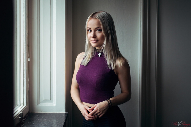 1080P, window, portrait, women, choker, Alicja Sedzielewska, smiling, blonde