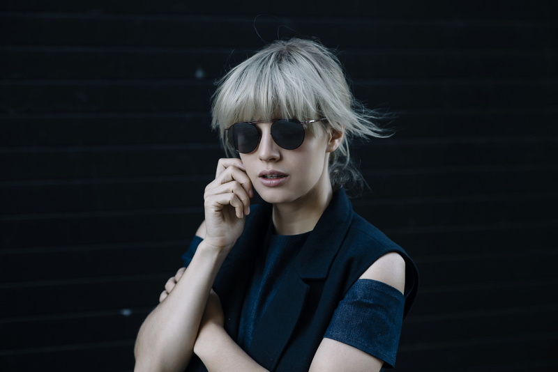 lifestyles, leisure activity, teenager, sunglasses, front view, women, blond hair, headshot, beautiful woman, casual clothing, 1080P, one person, real people