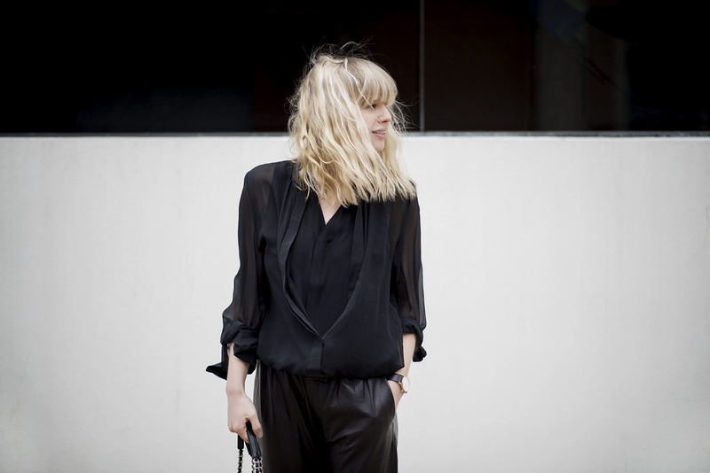 lifestyles, young adult, casual clothing, wall - building feature, adult, Lisa Dengler, contemplation, blond hair, one person, standing, 720P, hair, day