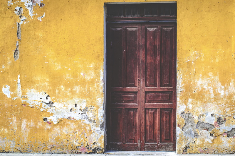 deterioration, wood - material, residential district, security, guatemala, yellow, weathered, no people, built structure, building exterior, travel, doors