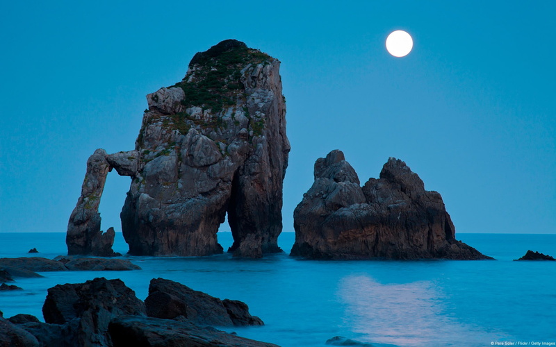 falls, no people, clear sky, 1080P, moon, bay, tranquil scene, water, stack rock, blue, idyllic, rock - object, full moon, nature, sea, solid, rock, windows