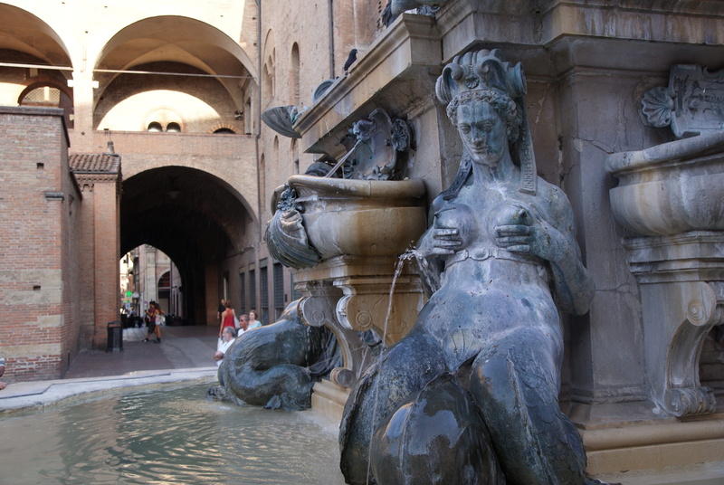 the past, fountain, incidental people, architecture, arch, bologna, architectural column, italy, representation, outdoors, male likeness, craft, built structure