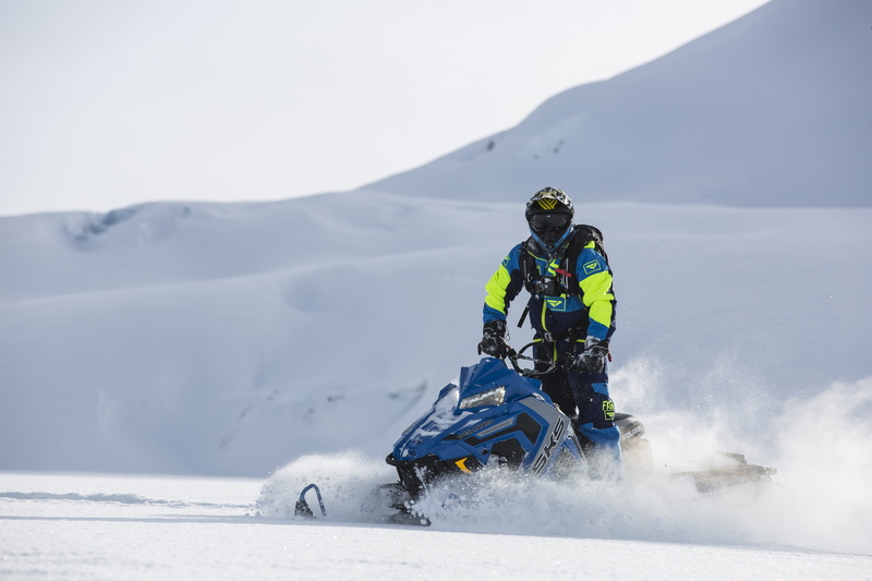 5K, glacier, frost, daytime, blue, sport, guy, day, action, extreme, daylight, action energy, clothing, peak, snow peak, person, nature, mountain range