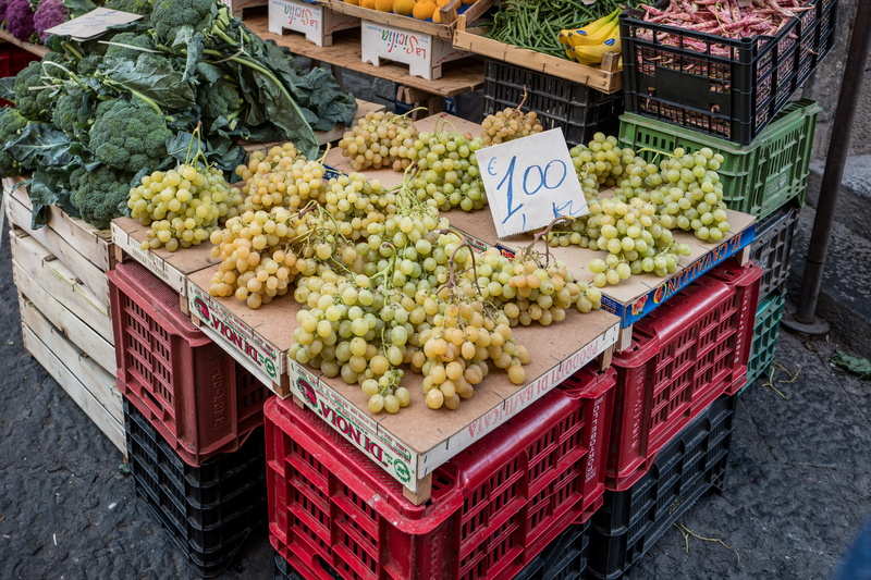 freshness, retail, large group of objects, retail display, market stall, choice, vegetables, abundance, for sale, catania, organic, container, grapes, outdoors