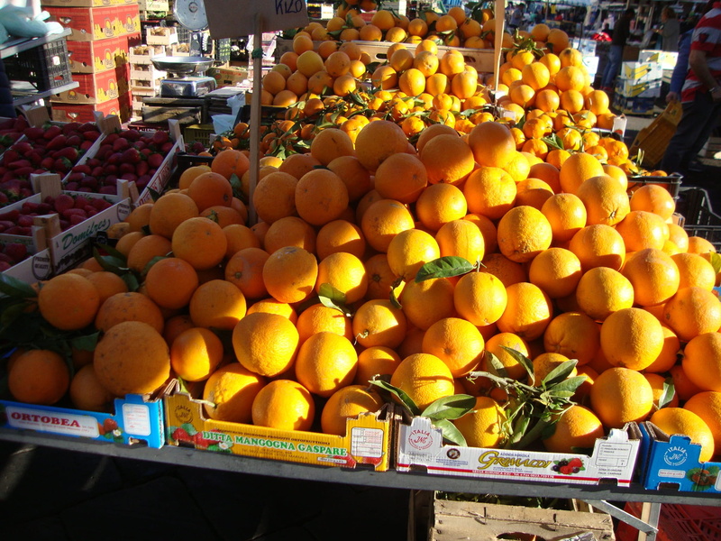 incidental people, retail, fruit, freshness, food and drink, orange color, Market, Sicily, food, citrus fruit, Catania, arrangement, wellbeing, for sale