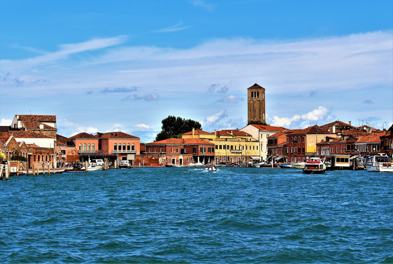 house, front, horisontlinje, blue sky, old house, tower, lagoon, blue, horizon, built structure, island, boat, water, buildings, architecture, building exterior
