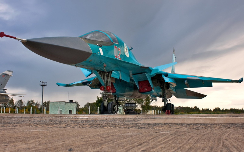 sky, flying, single object, airport, plane, air force, no people, nature, government, airport runway, 1080P, military airplane, airplane, army, fighter plane