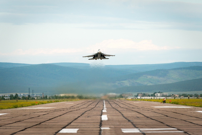 arrival, aerospace industry, landing - touching down, sky, no people, nature, cloud - sky, warplanes sukhoi su 30, air vehicle, airport, mode of transportation
