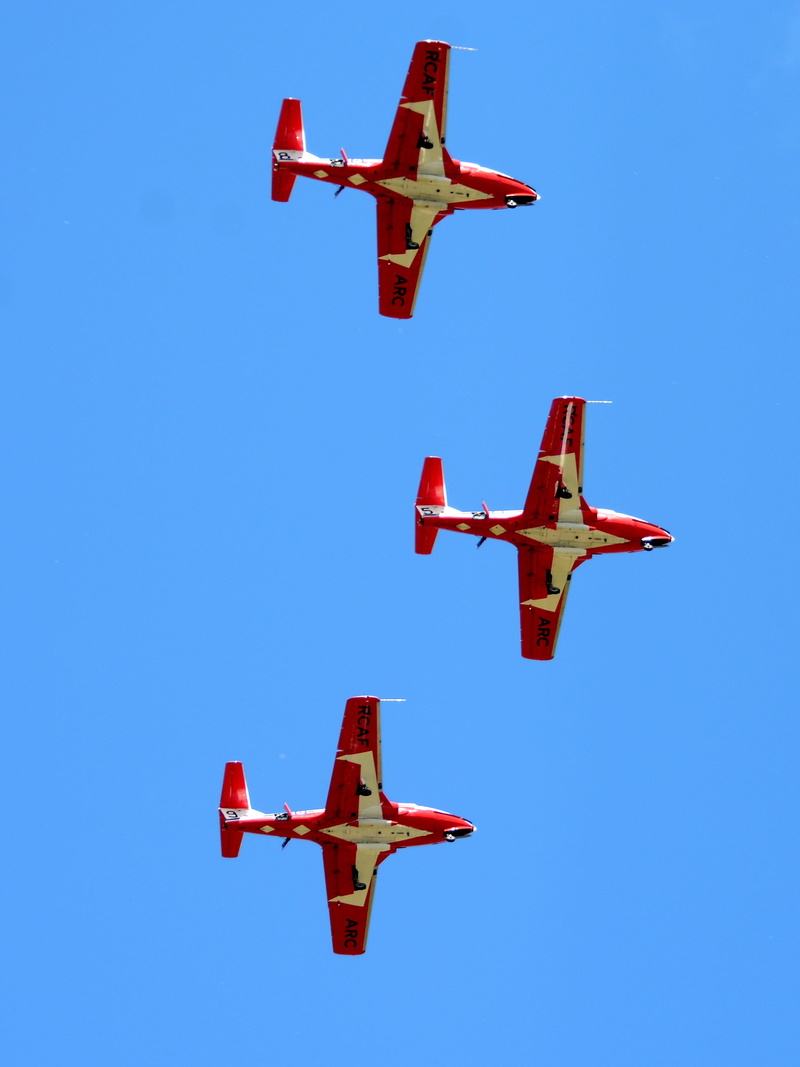 airplane, on the move, day, aerospace industry, clear sky, aviation, blue, formation, no people, aircraft, airshow, sports activity, military, flying, air vehicle