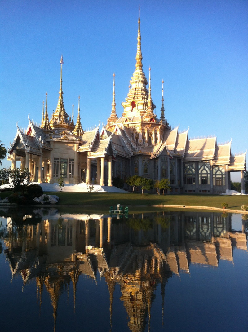 clear sky, temple - Building, ornate, buddism temple, bangkok, thailand, asia, famous Place, wat, 2K, no people, religion, history, palace, the past, temple