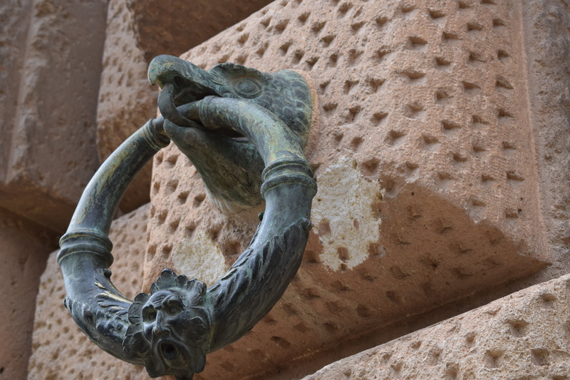 nature, animal neck, animal themes, animals in the wild, statue, decoration, metal, granada, detail, animal wildlife, wall - building feature, wall, palacio de carlos v
