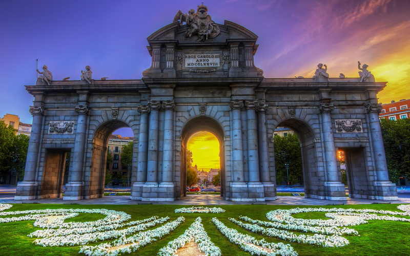 puerta de alcal, 2K