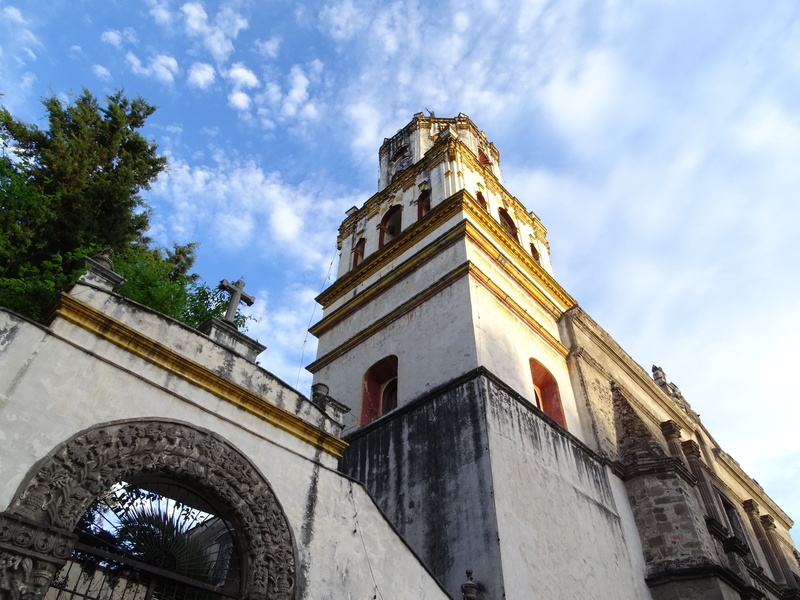 sky, cloud - sky, monument, built structure, tower, outdoors, facade, spirituality, the past, building exterior, church, federal district, temple, mexico