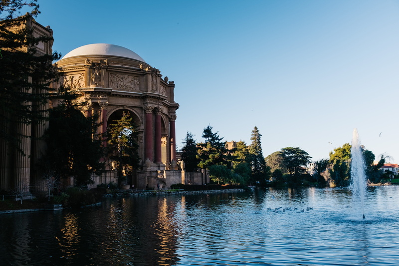 nature, columns, reflection, no people, fountain, building exterior, waterfront, tree, 2K, travel destinations, religion, gazebo, the past, outdoors, architecture