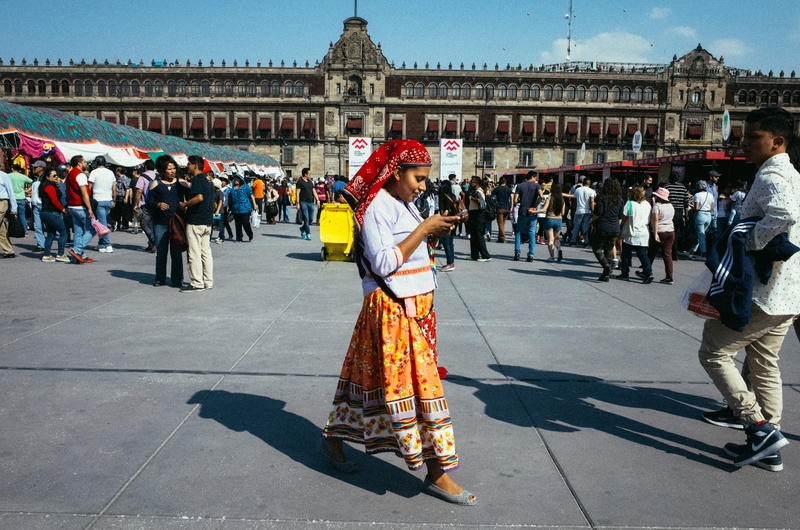 adult, street performer, spectator, people, performance, colorful, architecture, men, ciudad de mexico, red, walking, wearing, leisure activity, color