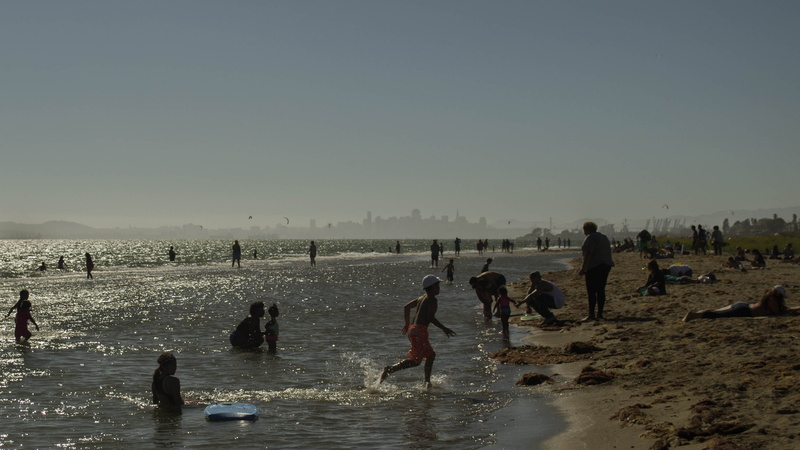 copy space, group of people, united states, crowd, robert w. crown memorial state beach, men, family, water, leisure activity, 2K, real people, kids, lifestyles
