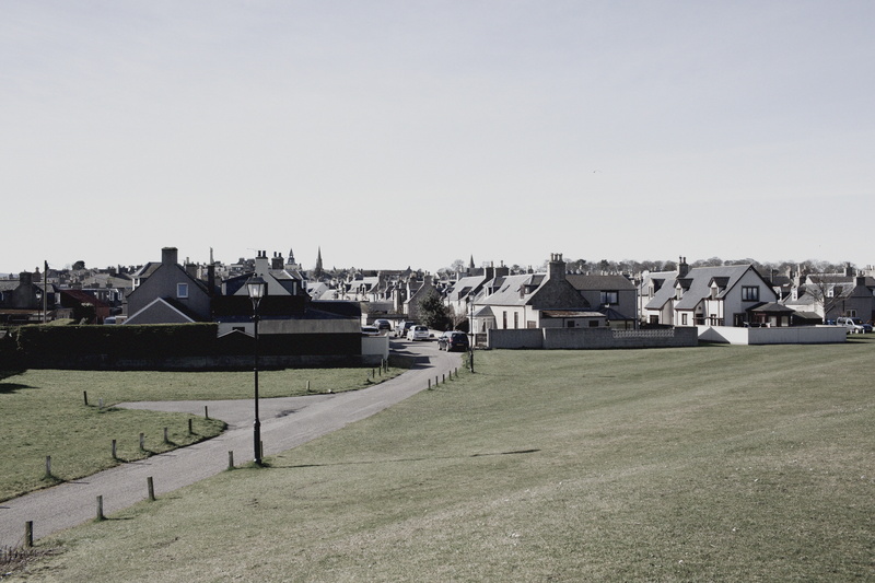 hood, scottish, near, home, park, fence, summer, house, architecture, city, plant, land, green, roof, neighbor, photo, sunlight, field, houses, nature