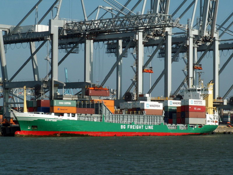 container, machinery, export, crane - construction machinery, outdoors, nautical Vessel, commercial Dock, business, rotterdam, waterfront, logistics, 2K