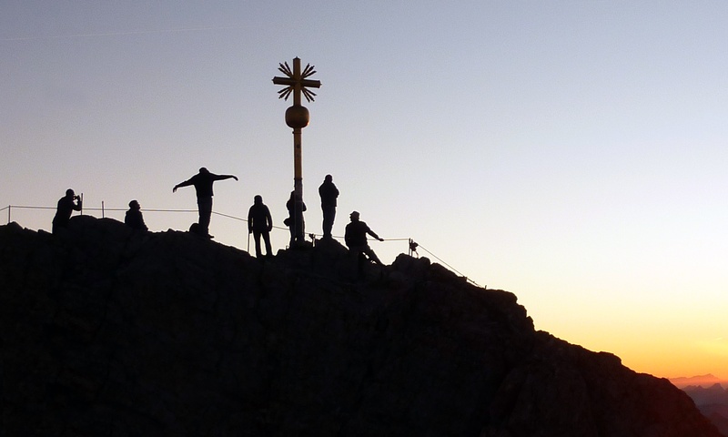 climb, people, dom, mountaineering, real people, outdoors, landscape, group of people, sunrise, human, mountain landscape, 5K, lifestyles, adult