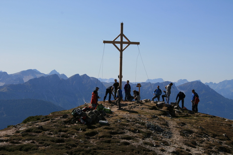 group, men, hiking, beauty in nature, scenics - nature, day, nature, mountain, 4K, viewpoint, cross, mountain range, leisure activity, medium group of people