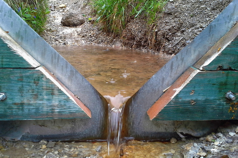 spillway, solid, high angle view, outdoors, wall, close-up, no people, wood - material, nature, reflection, directly above, motion, built structure, sea