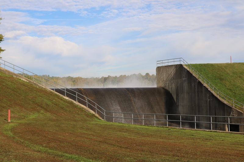5K, building exterior, dam, nature, cloud - sky, plant, no people, north america, hydroelectric power, grass, fuel and power generation, land, sea smoke
