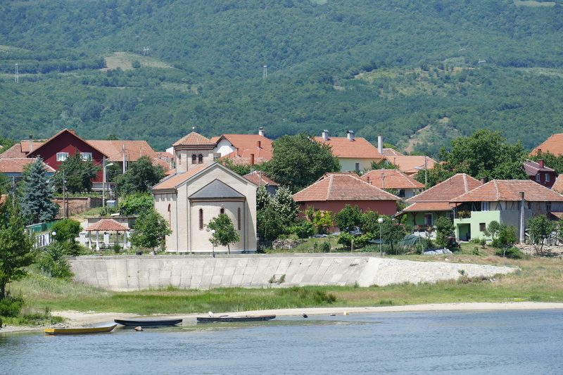 water, waterfront, tree, no people, house, danube, landscape, danube canyon, danube cruise, residential district, iron gate, village, built structure, roof