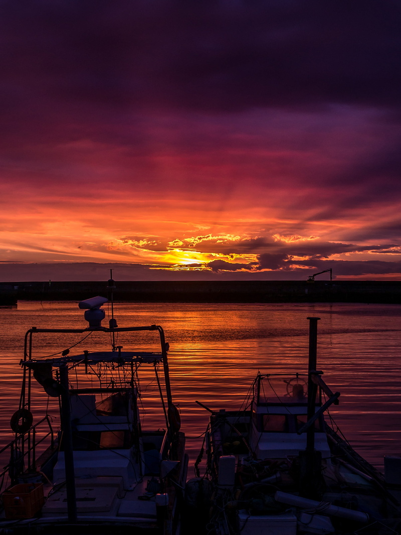 coast, port, orange color, cloud - sky, nautical vessel, idyllic, natural, transportation, silhouette, nature, tranquility, outdoors, beauty in nature