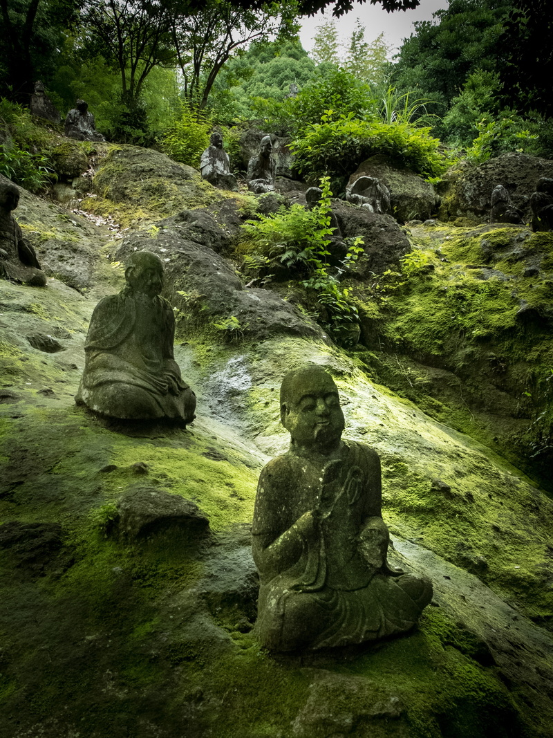 nature, sculpture, five hundred, tree, day, waterfall, three, figurines, flowing, buddha statue, water, land, rock, no people, 4K, miyamoto musashi, representation