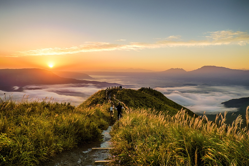 beauty in nature, travel, top, somma, outdoors, 4K, plant, asahi, travel destinations, environment, clouds, cloud - sky, sunrise - Dawn, sea, mountain