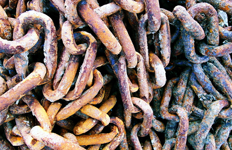 rusty, symbol, complexity, abundance, fungus, backgrounds, oilfield, chain, close-up, strength, iron, grille, deterioration, day, rust, sign, no people