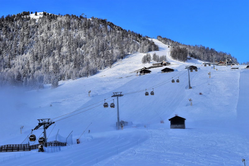 skiing, white color, livigno, mountains, tranquility, snow, wintry, alpine, sky, ski lift, landscape, sunrise, mountain, mountain range, covering, frost