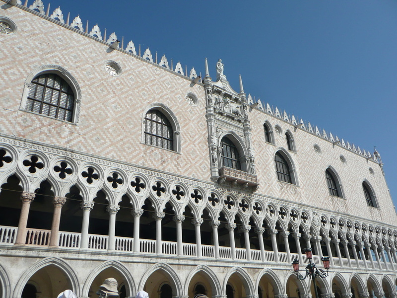 history, outdoors, building, historically, DogeS Palace, building exterior, arch, St MarkS Square, Venice, architectural column, travel, sunlight, low angle view