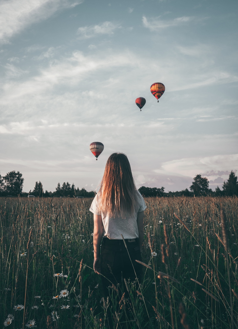 russium, summer, outdoors, plant, lifestyles, rear view, women, environment, one person, girl, hairstyle, leisure activity, field, land, balloon, day, daisy