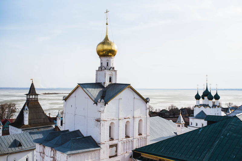 buildings, cathedral, dome, gold, beautiful, frozen, water, russium, blue, outdoors, 5K, building, old, spring, spire, tower, white, kremlin, church, travel destinations