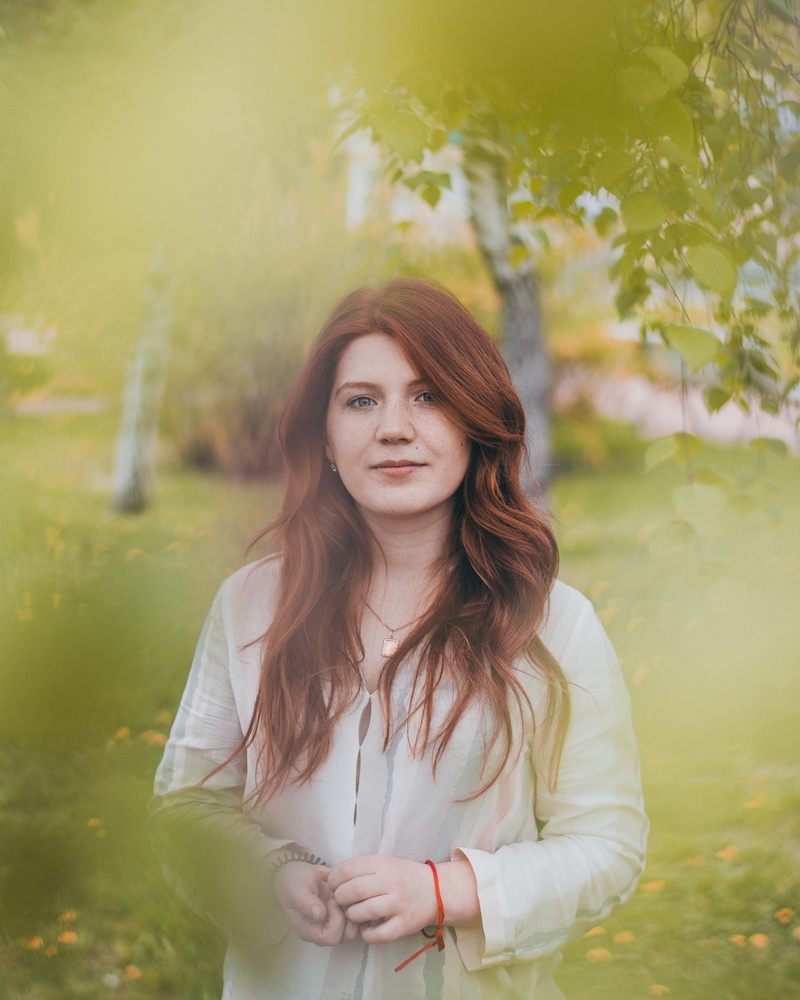 hair, spring, beauty, blouse, green, young adult, redhair, trees, near, wearing, portrait, caucasian, lifestyles, tree, female, girl, looking at camera