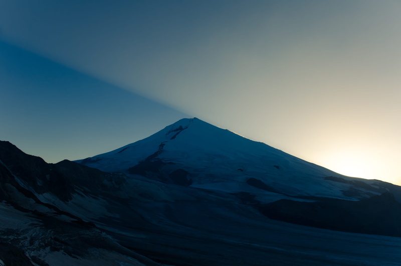 mountain, summer, night, clear sky, scenics, fog, blue, no People, ice, landscape, morning, peak, extreme Terrain, hiking, minimal, 4K, ridge, sun, tranquil Scene