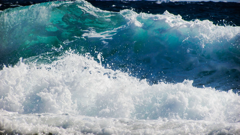 breaking, day, ocean, scenics - nature, water, power, purity, seafoam, 4K, motion, splashing, beach, close-up, outdoors, flowing water, beauty in nature