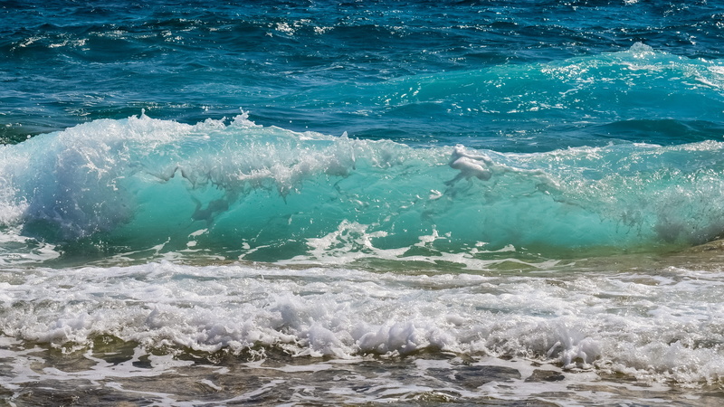 beach, land, sand, surfing, turquoise colored, beauty in nature, splash, nature, waves, horizon, power in nature, ocean, summer, flowing water, seashore