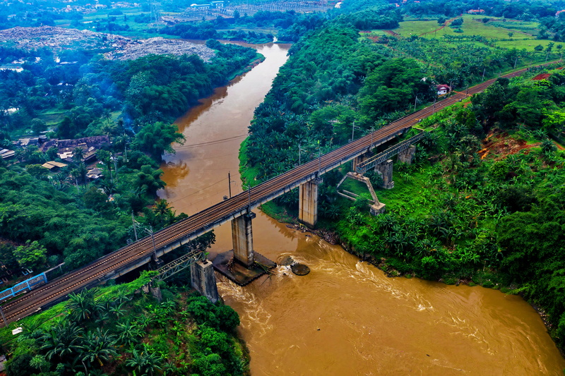 5K, bridge, trees, scenic, day, commute, road, tourism, growth, rusty, built structure, outdoors, railroad, no people, drone cam, plant, photo, flowing water