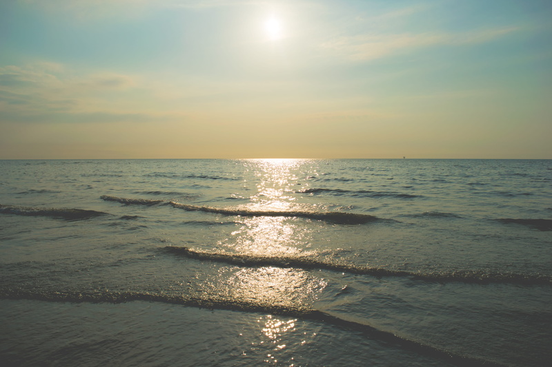 reflection, sky, seascape, seaside, beach, sunset, horizon over water, sun, blue, 5K, non-urban scene, clouds, scenics - nature, horizon, no people, idyllic