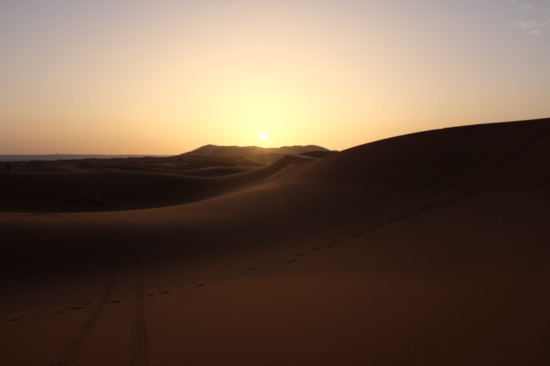 soil, sun, outdoors, tranquility, beauty in nature, scenics - nature, photography, sunset, beach, minimal, nature, tranquil scene, horizon, dune, sunlight