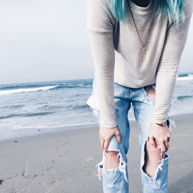blogging, front view, day, gray, vacation, ocean, distressed, outdoor, sand, shore, instagram, horizon over water, leisure activity, style, blue, outdoors