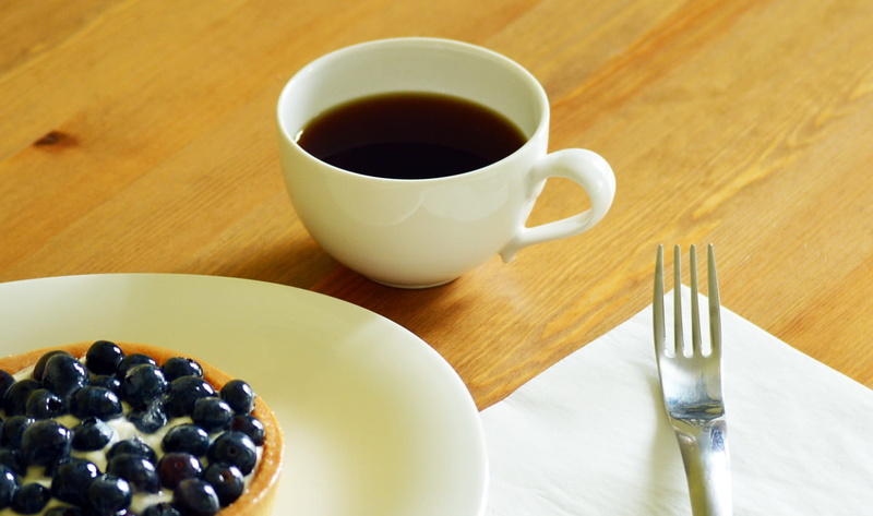 tasty, mug, drink, delicious, blueberries, freshness, eating utensil, berry fruit, crockery, food, napkin, indoors, plate, 1080P, cup, wellbeing, food and drink