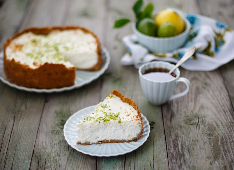 bakery, brown, baked, coffee, white, sweet Food, breakfast, dessert, rustic, table knife, lunch, refreshment, gourmet, icing, bread, bowl, cheesecake, egg