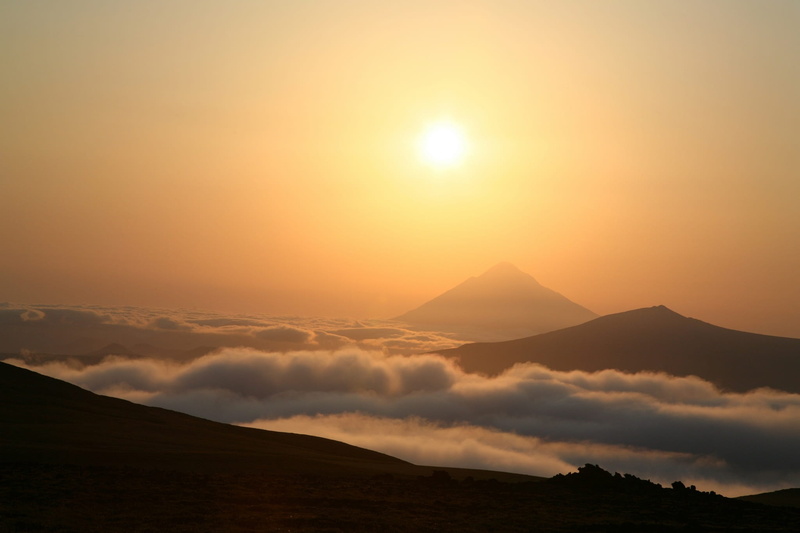 mountain peak, peninsula, environment, majestic, tourism, non-urban scene, landscape, cloud - sky, nature, kamchatka, lens flare, open space, 1080P, mountain range