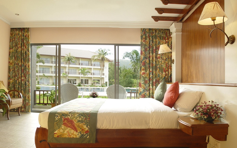 elegance, decoration, stuffed, cushion, hotel, flooring, carpet - Decor, bathroom, architecture, plant, nature, built structure, bed, wooden, decor, absence