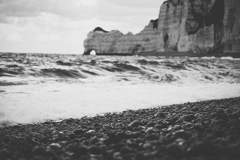 sand, rock - object, surface level, beauty in nature, étretat, horizon, nature, scenics - nature, tranquility, solid, land, white, day, rock, france, 4K